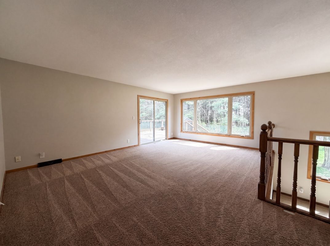 Property photo 3 of 608 Lower Heritage Way