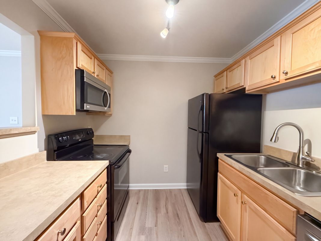 Property photo 2 of 2304 Myron Dr Apt 202