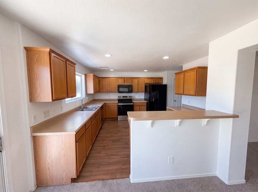 Photo 6 of 20 of 5894 E Sanderling Dr, Tucson, AZ