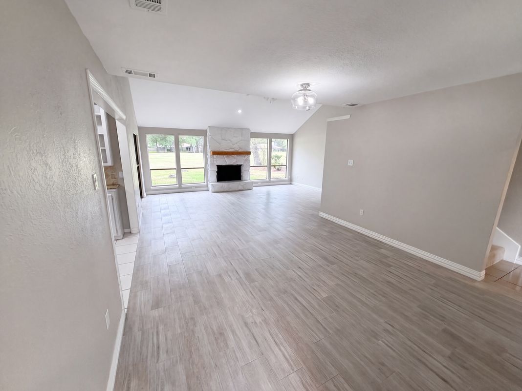 Property photo 3 of 1746 Cloister Dr Apt 32