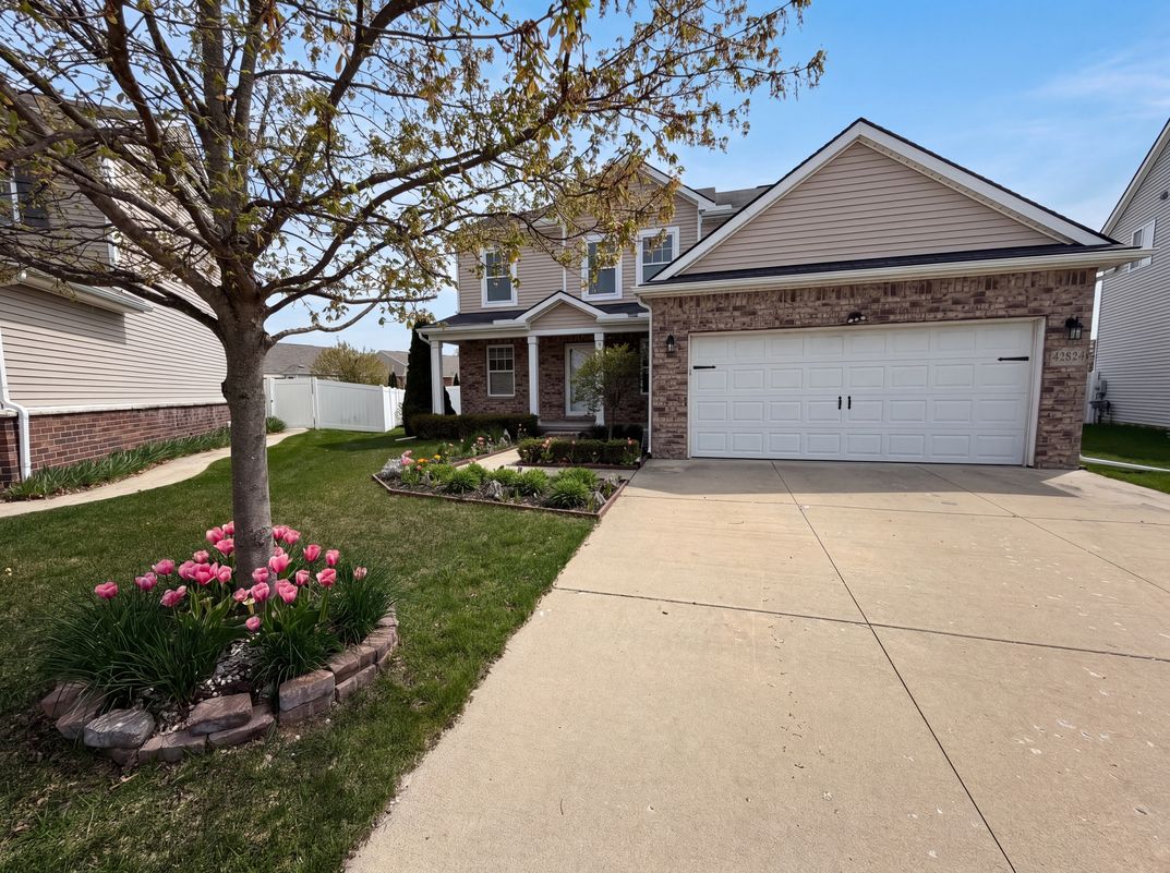 Property photo 1 of 42824 Greystone Dr