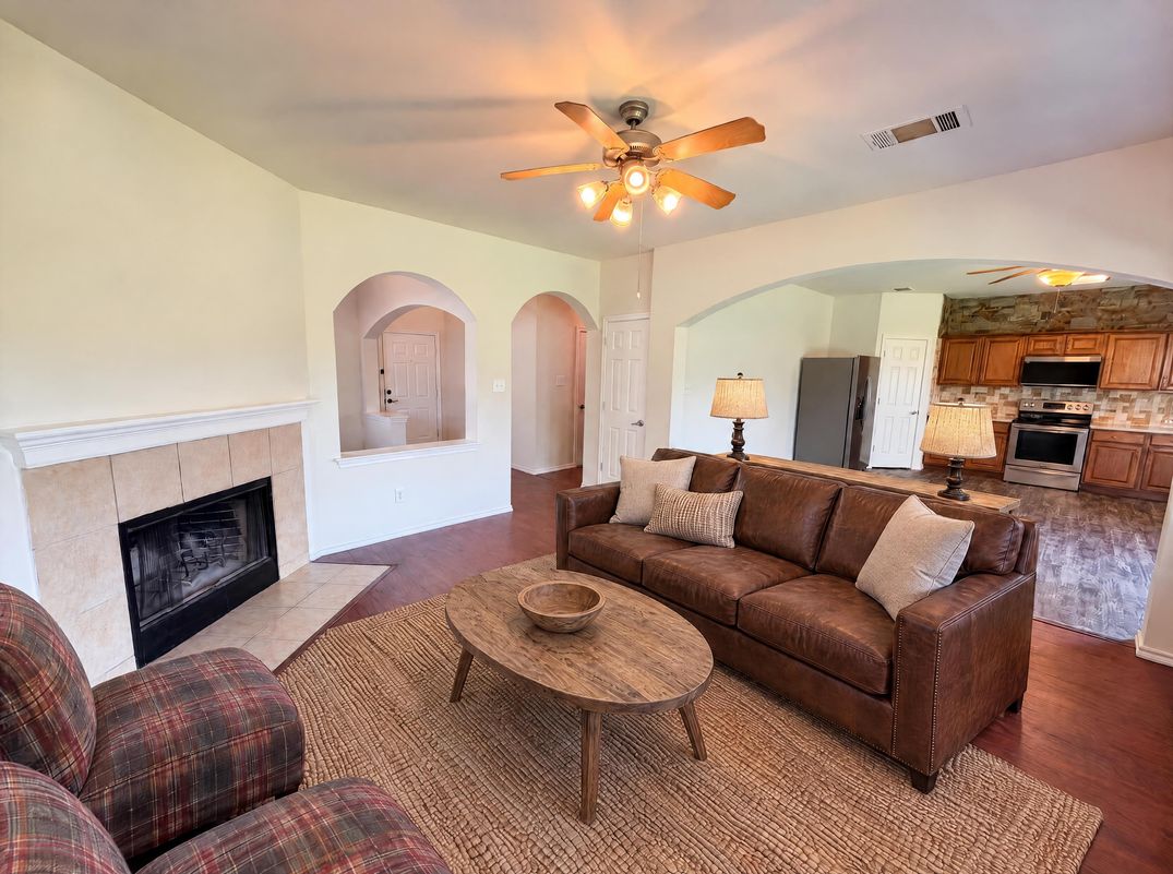 Property photo 3 of 206 Almquist St