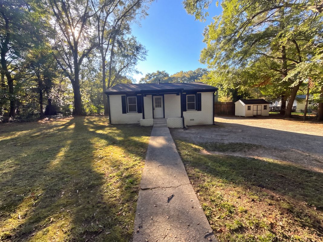 Property photo 1 of 427 Wellons St NE