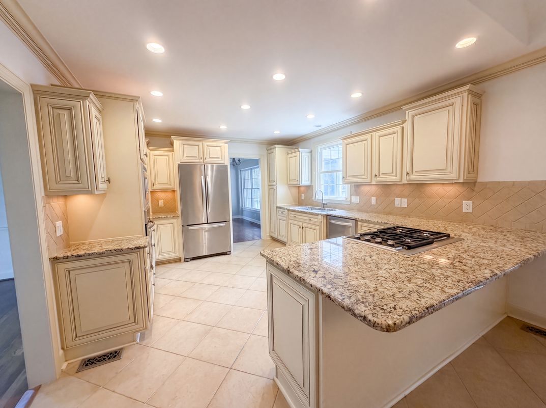 Property photo 2 of 608 Estes Rd