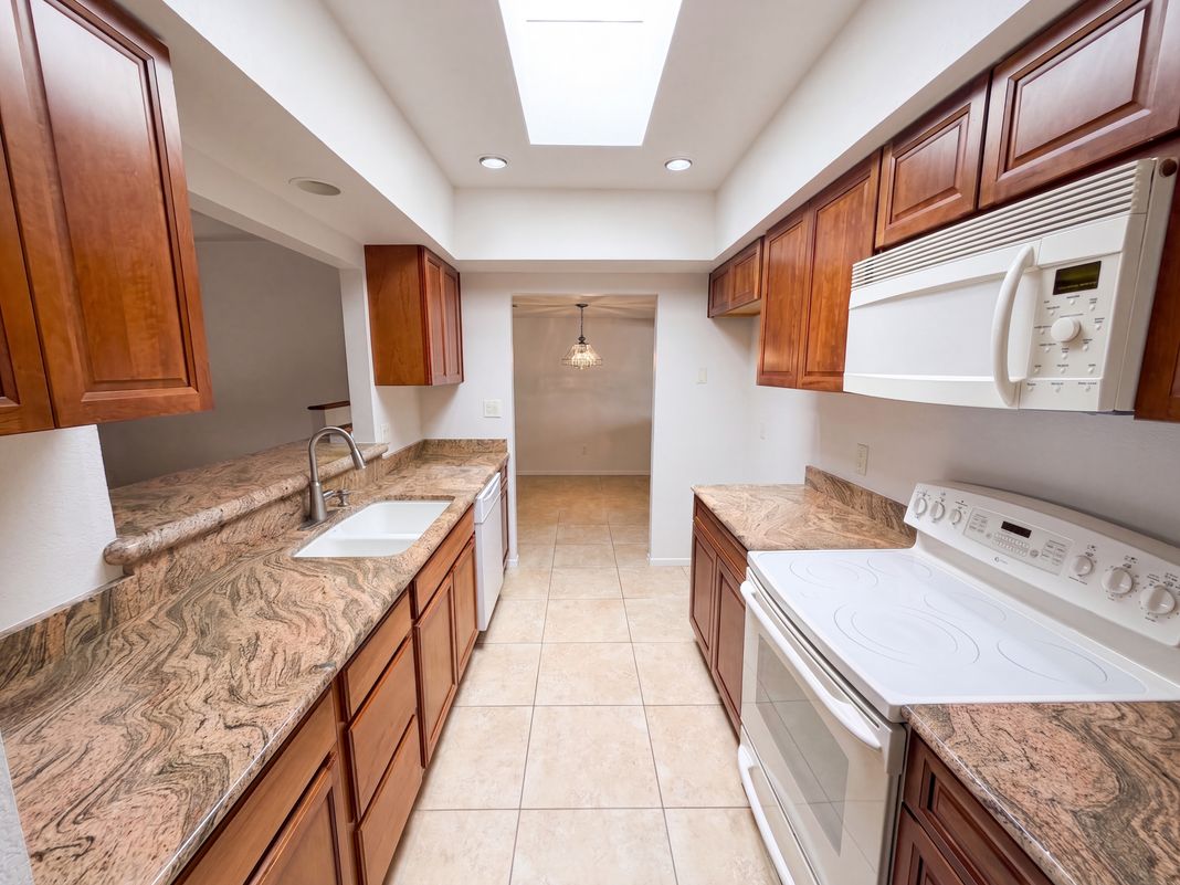 Property photo 2 of 4410 E La Cienega St