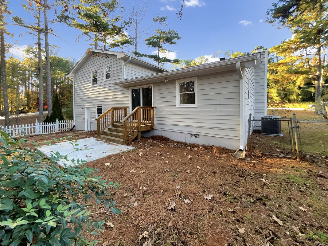 Property photo 3 of 48 Russell Rd