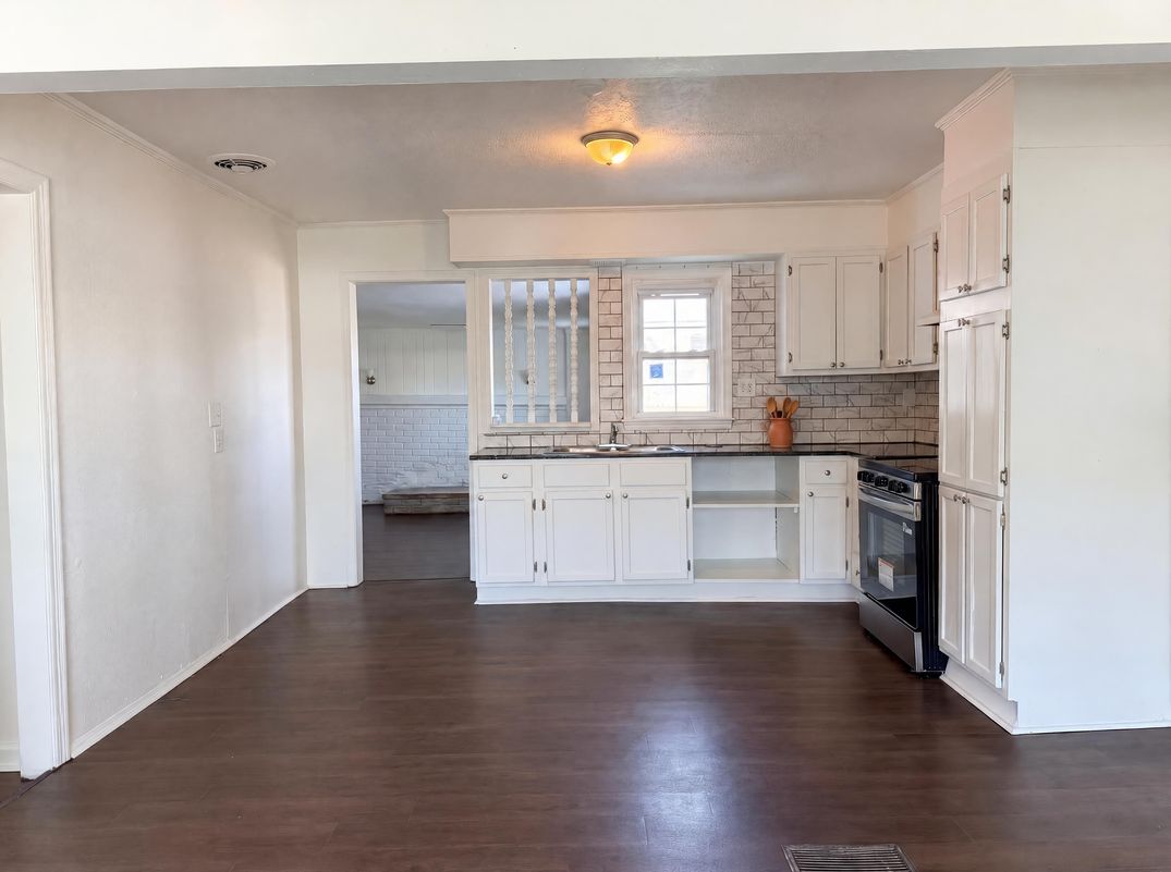 Property photo 2 of 410 B St