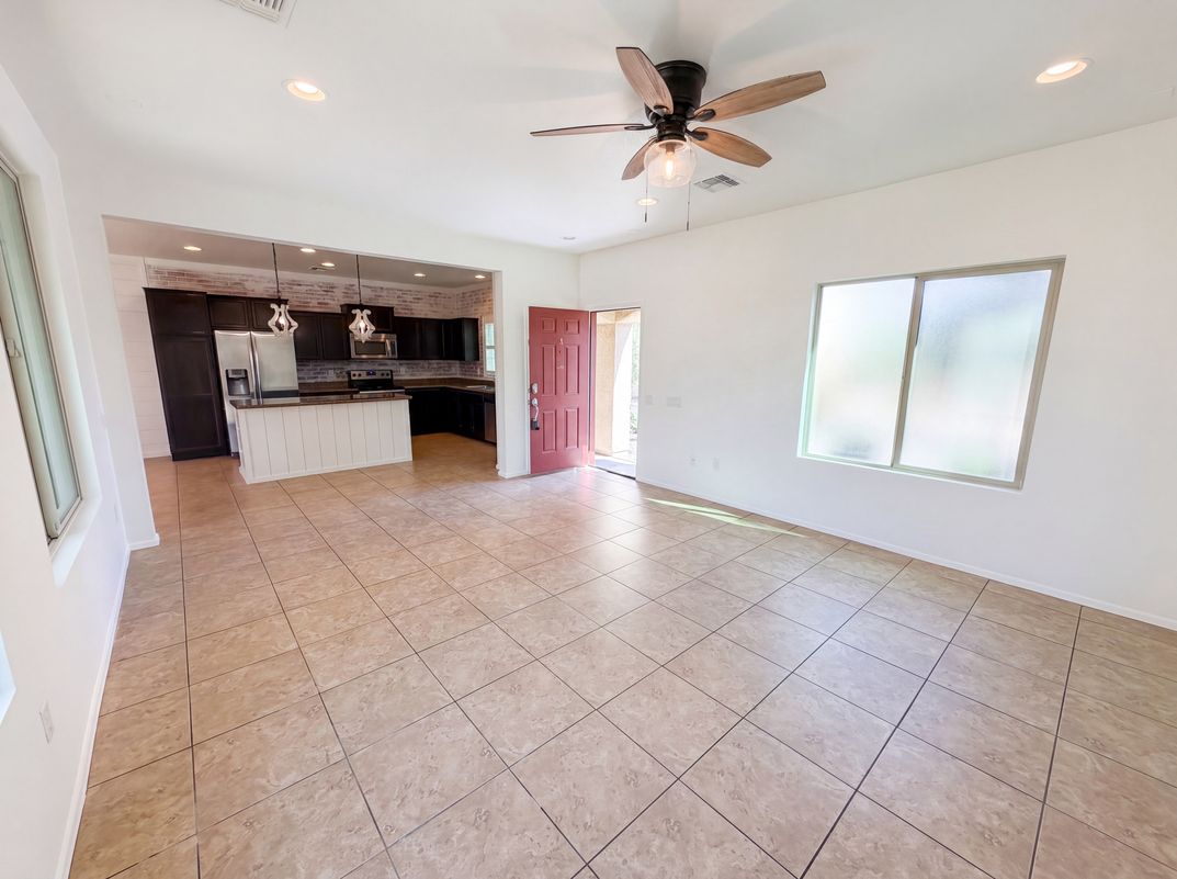 Photo 3 of 22 of 10919 E Midnight Moon Ln, Tucson, AZ