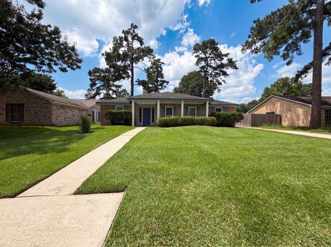 Property photo 1 of 2503 Whispering Springs Dr