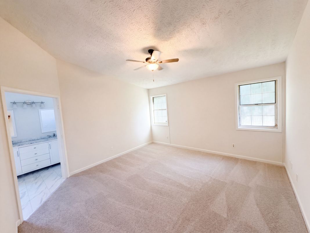 Property photo 3 of 2119 Crystal Lake Dr