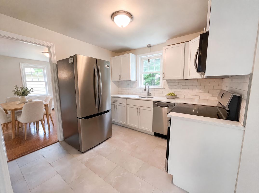 Property photo 2 of 48 Woodlawn St