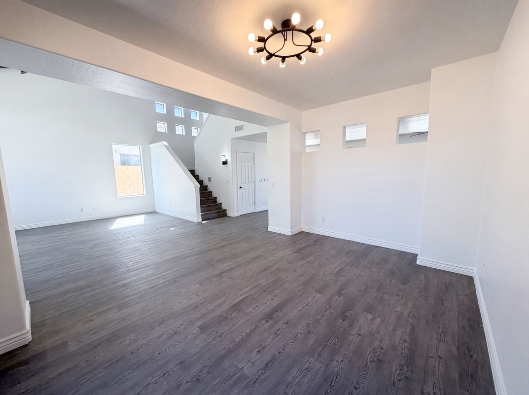 Photo 8 of 35 of 17645 W Hale Bopp Dr, Goodyear, AZ