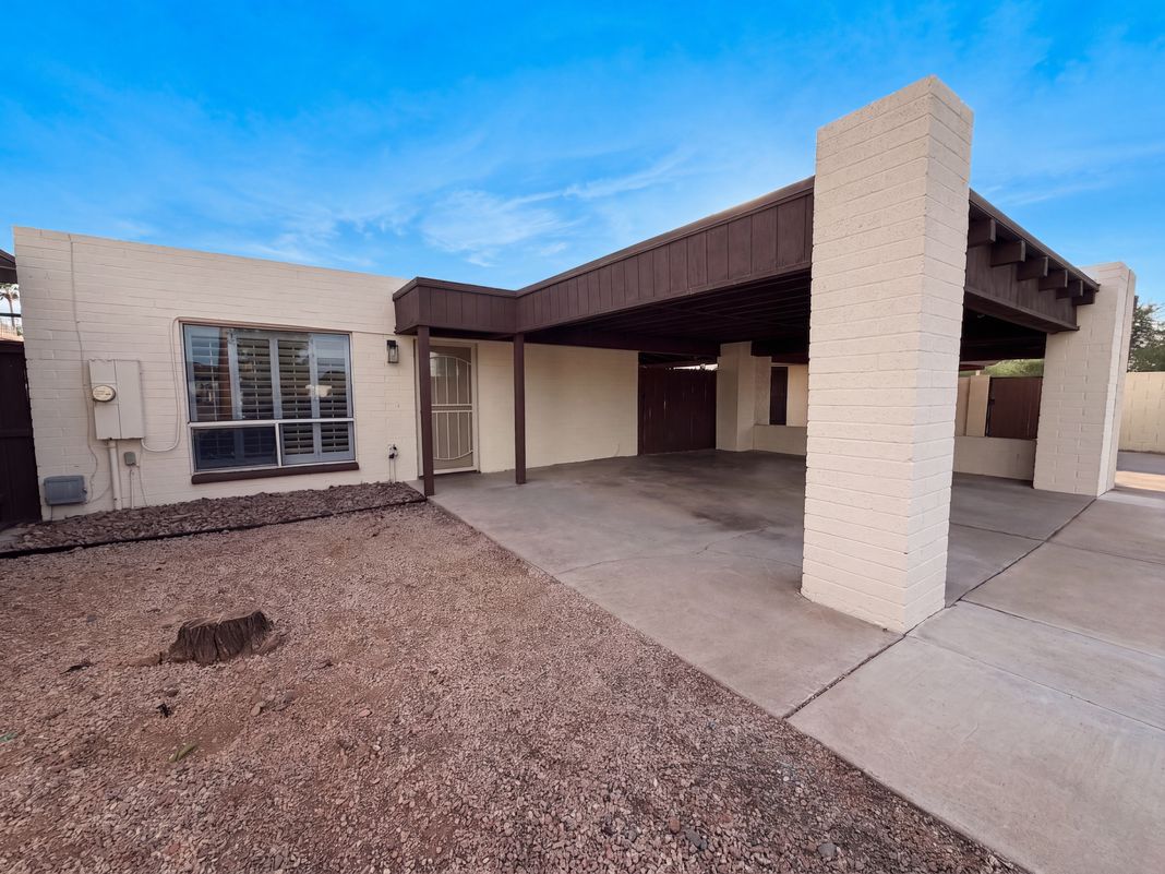 Property photo 1 of 1725 N Date Unit 5