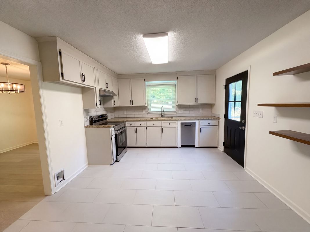 Property photo 2 of 670 Mount Pleasant Rd W