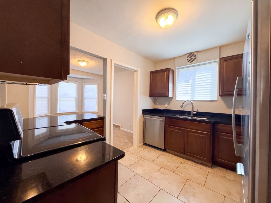 Property photo 2 of 16853 Saint Marys St