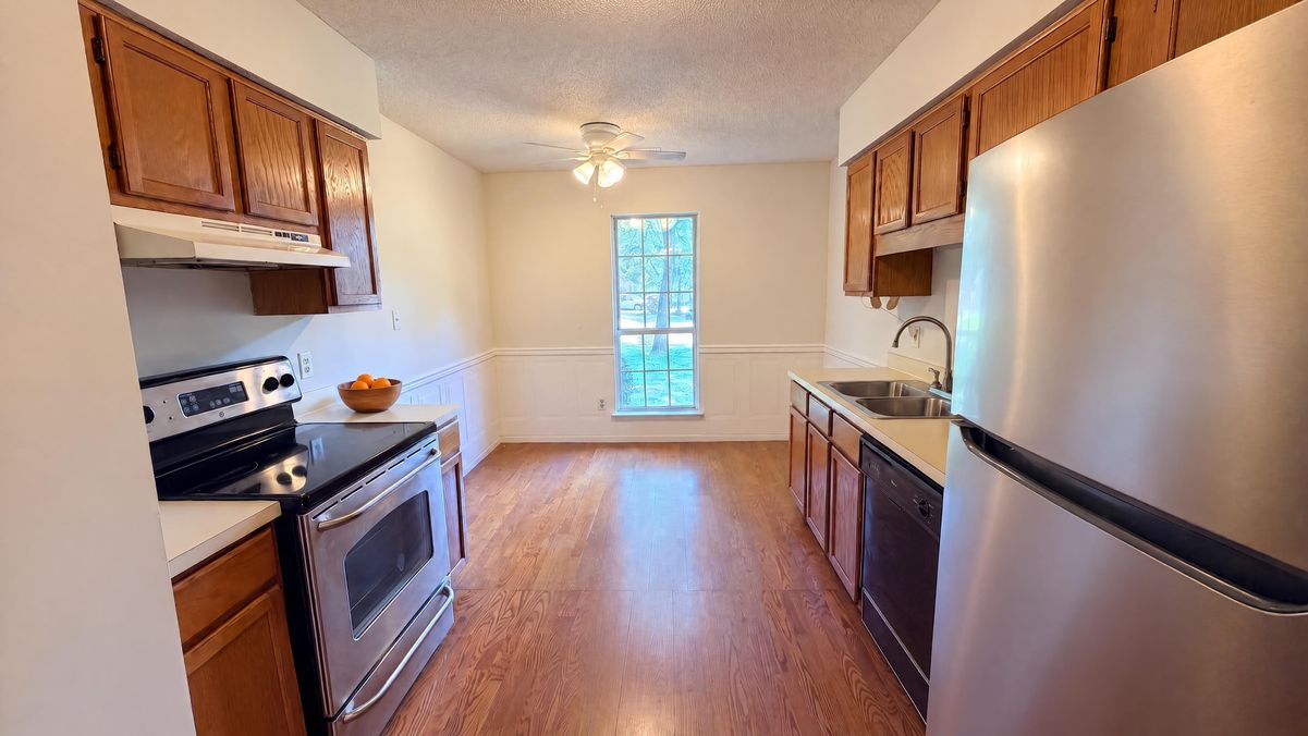 Property photo 2 of 6223 Sunbridge Ct