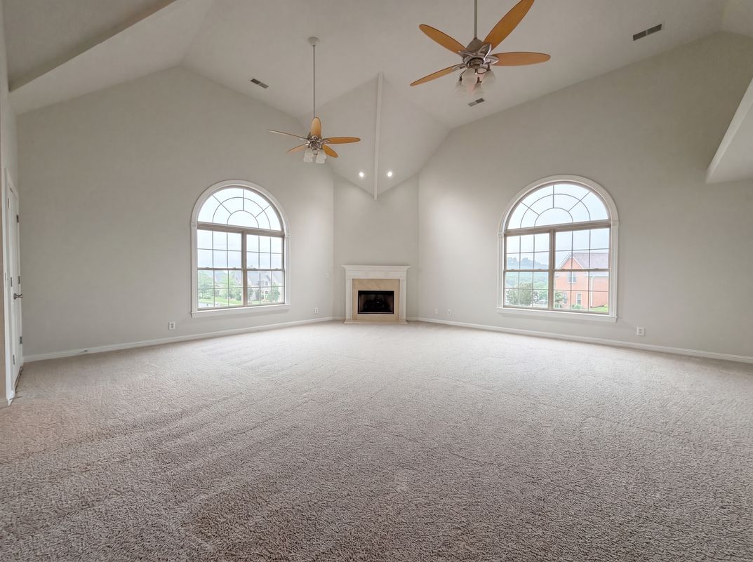 Property photo 3 of 118 Pilot Knob Ln