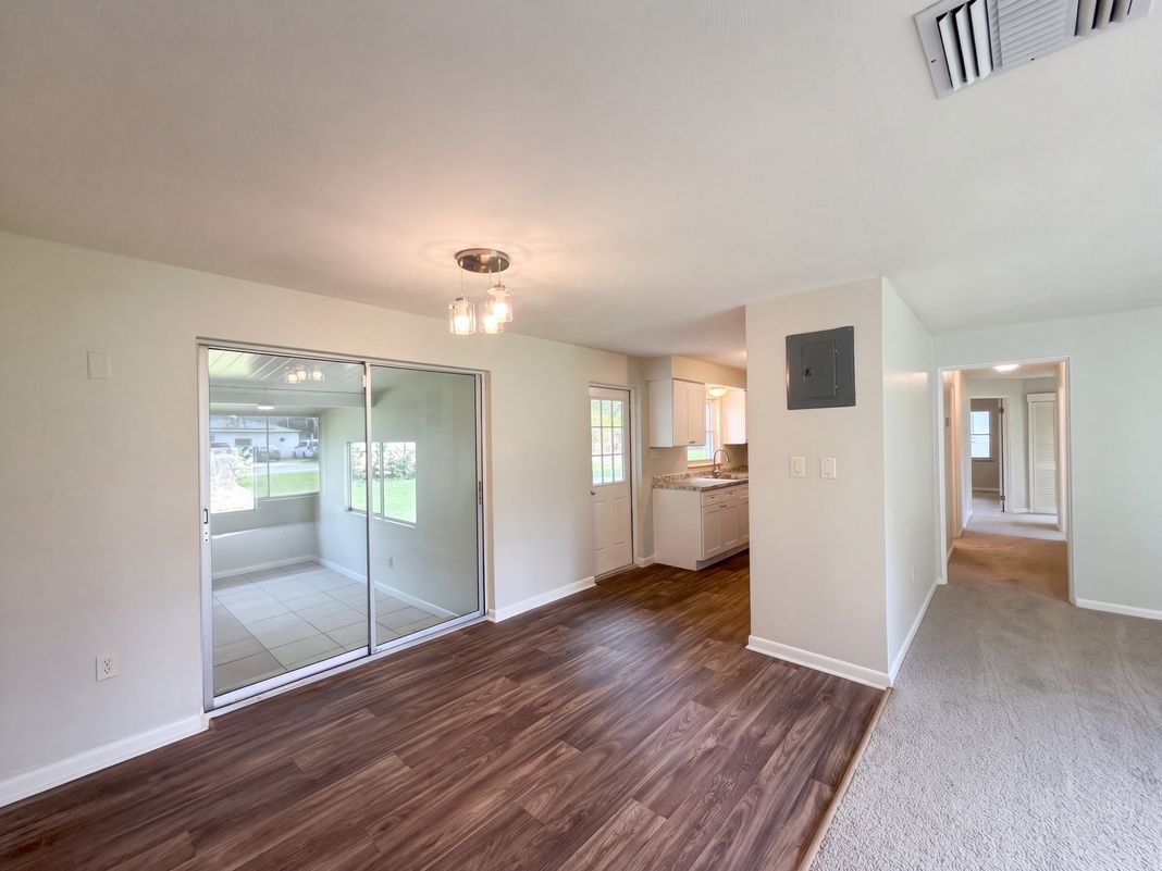 Property photo 3 of 411 W Seminole Ave