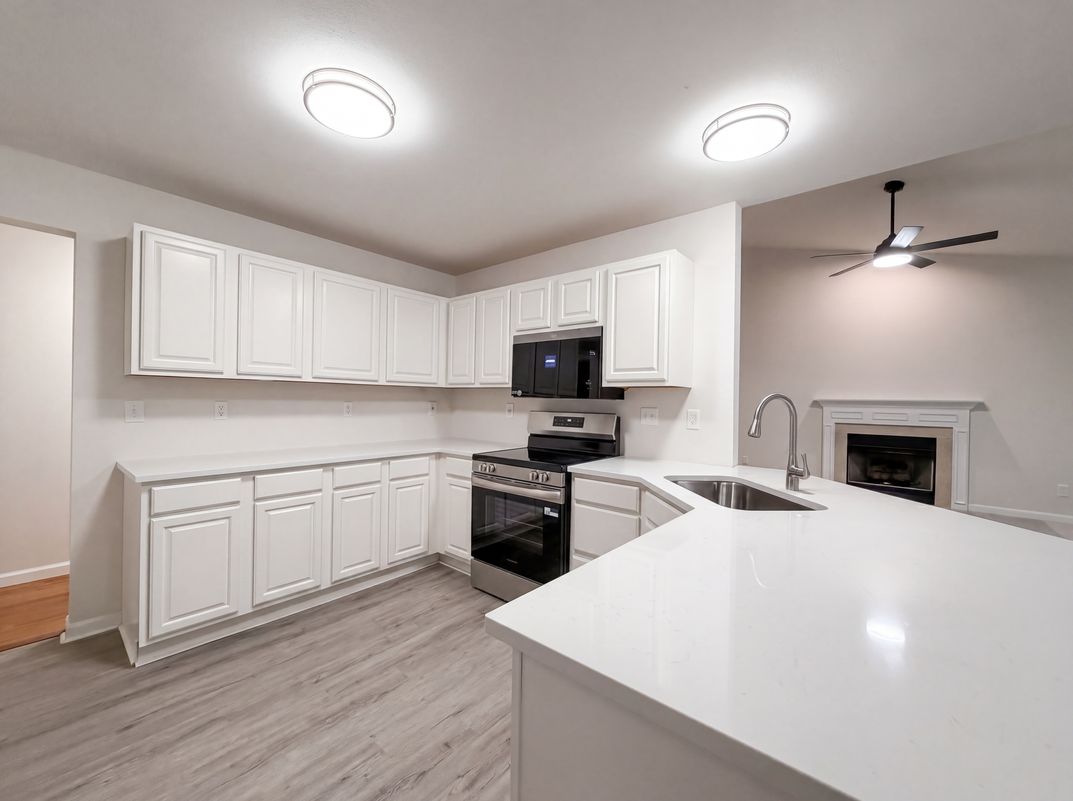 Property photo 2 of 2212 Harborside Dr