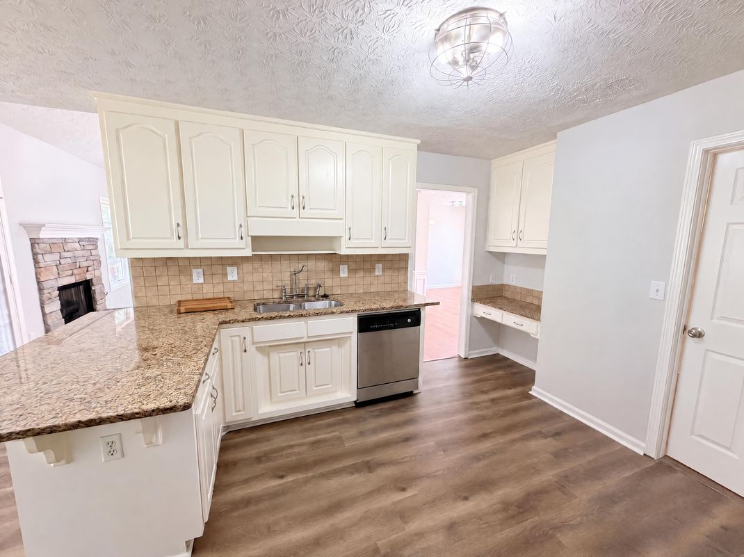 Property photo 2 of 1396 Bramlett Forest Ct