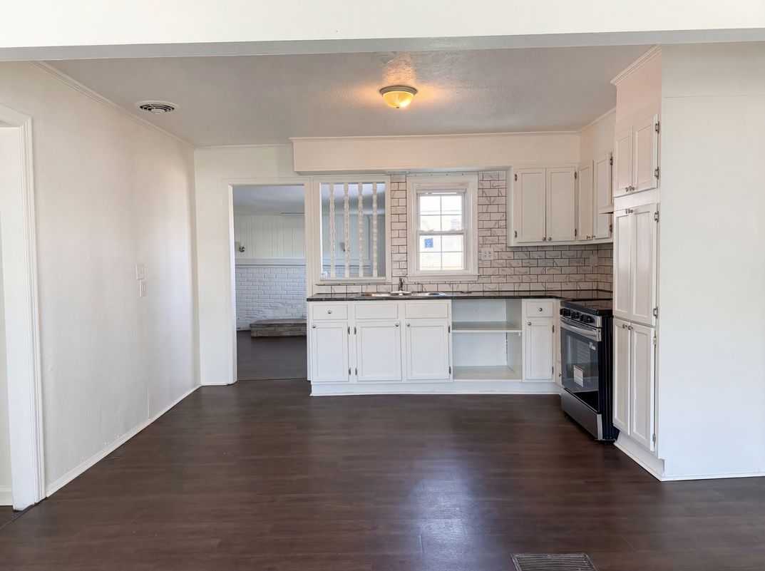 Property photo 2 of 410 B St