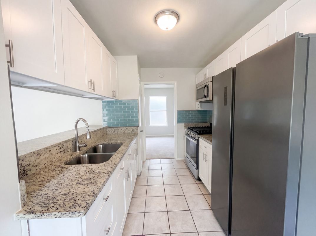 Property photo 2 of 225 La Jolla