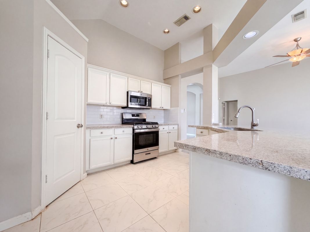 Property photo 2 of 3419 Foursome Ln