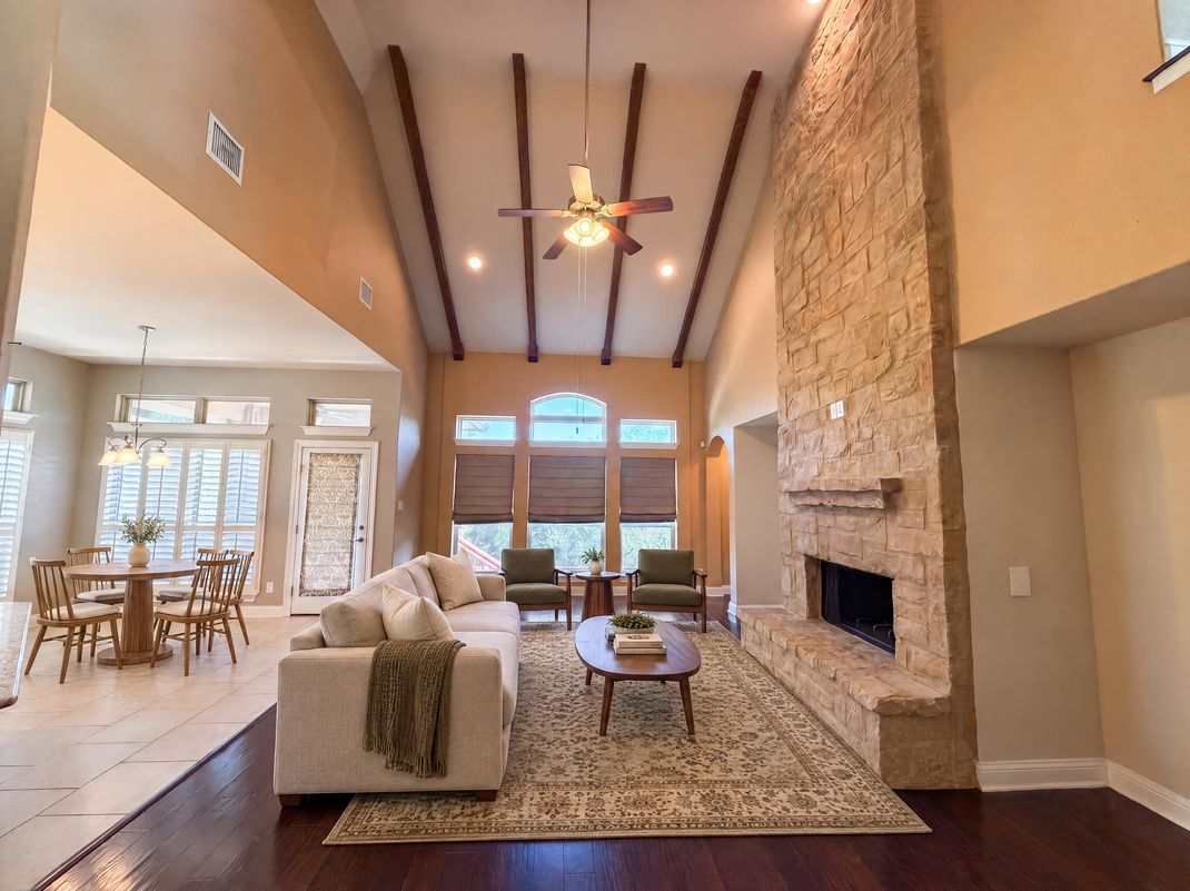 Property photo 3 of 918 Santa Cruz