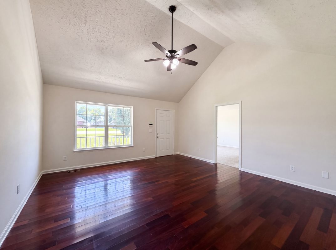 Property photo 3 of 125 Ivanhoe Ct