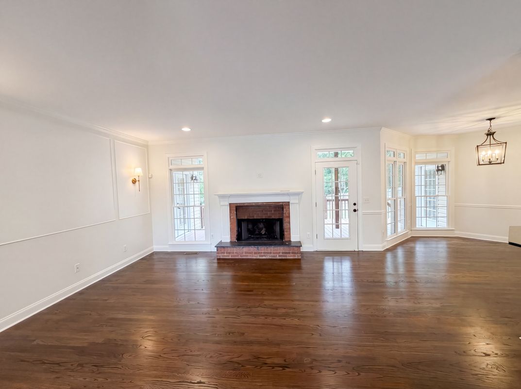 Property photo 3 of 2298 Camden Dr SW