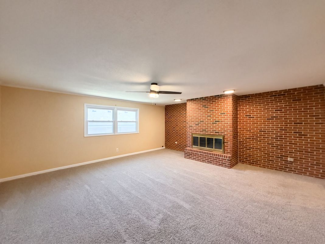 Property photo 3 of 602 W 101st St