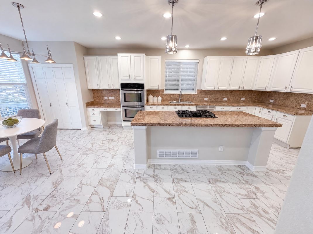 Property photo 2 of 7242 S Rome St