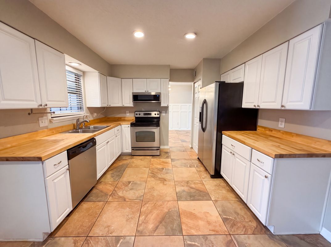 Property photo 2 of 8382 Chason Rd W