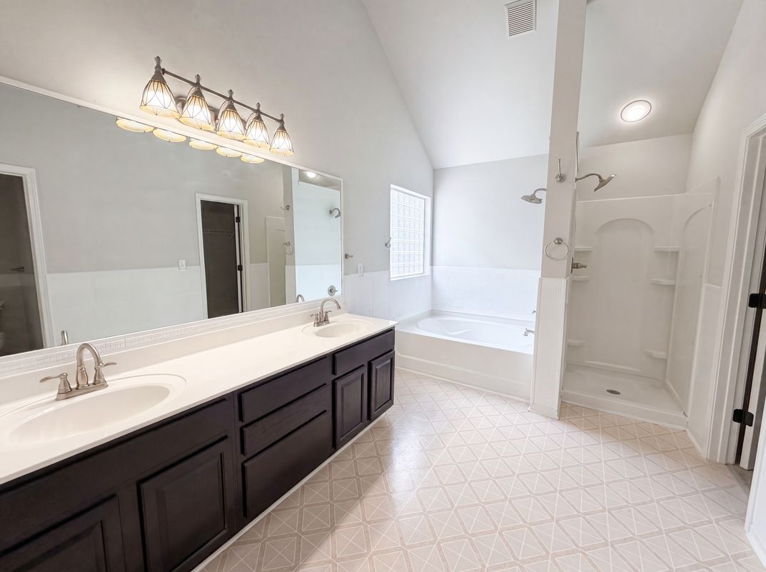 Photo 13 of 23 of 4024 Fifendrum Ln, Charlotte, NC