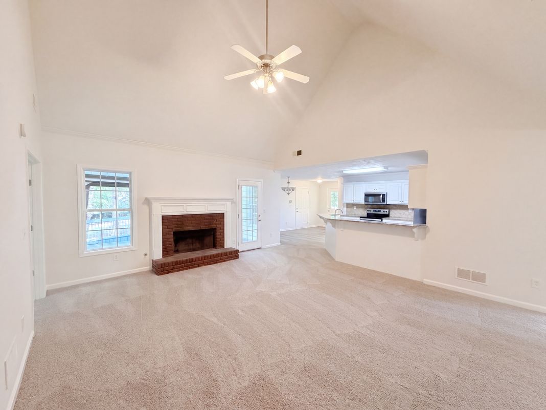 Property photo 3 of 2050 Windfield Dr