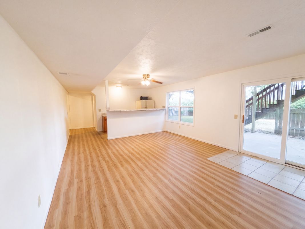 Property photo 3 of 3372 S Western Ave