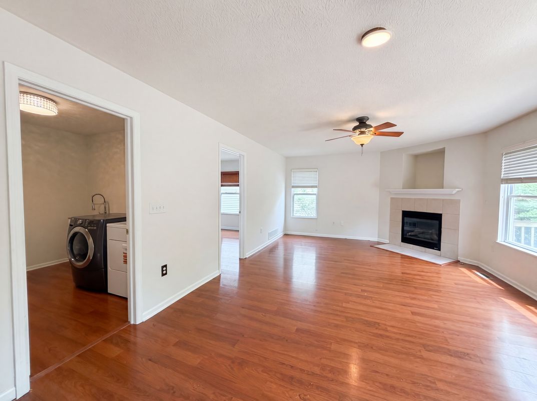 Property photo 3 of 7966 Lazelle Woods Dr