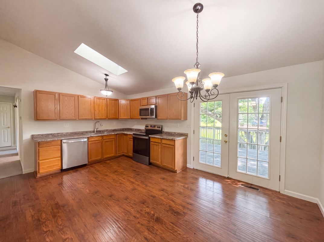 Property photo 2 of 82 Cedar Ridge Dr