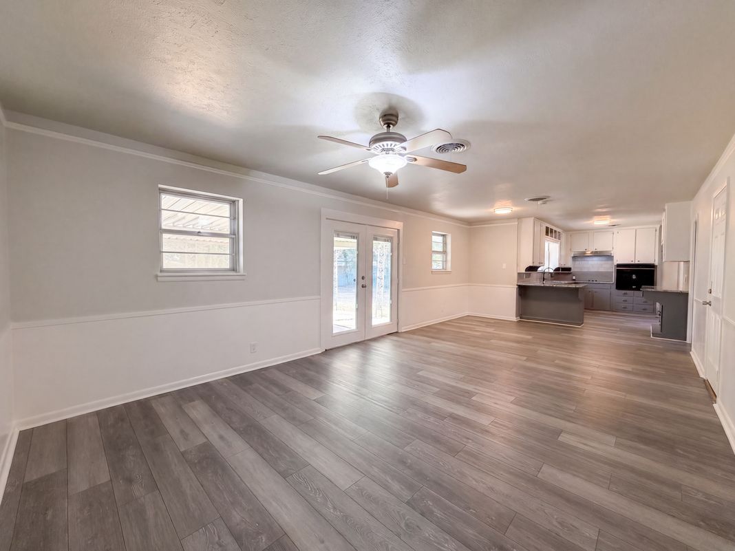 Property photo 3 of 5421 Bonnie Wayne St