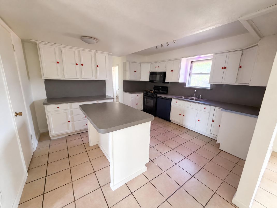 Property photo 2 of 4805 Michael Dr