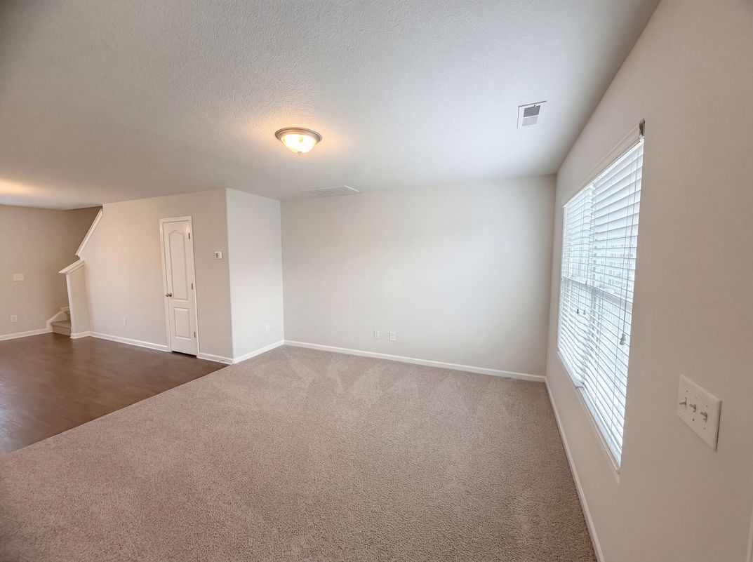 Photo 6 of 19 of 3013 Chatuge Ct, Charlotte, NC