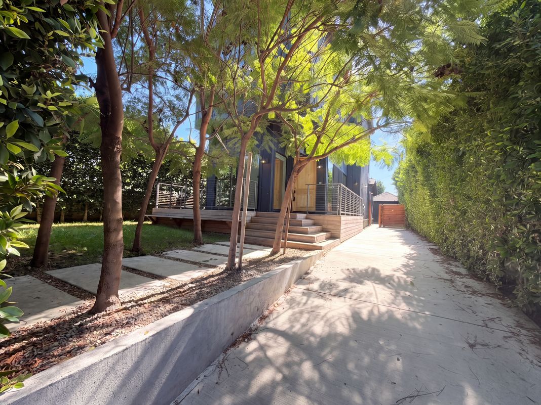 2418 Dallas St Los Angeles CA 90031