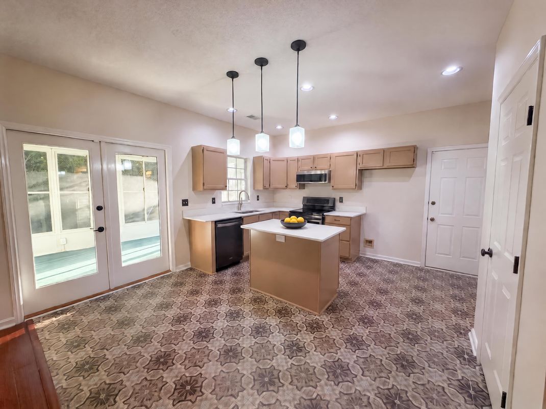 Property photo 2 of 108 Whaler Rd