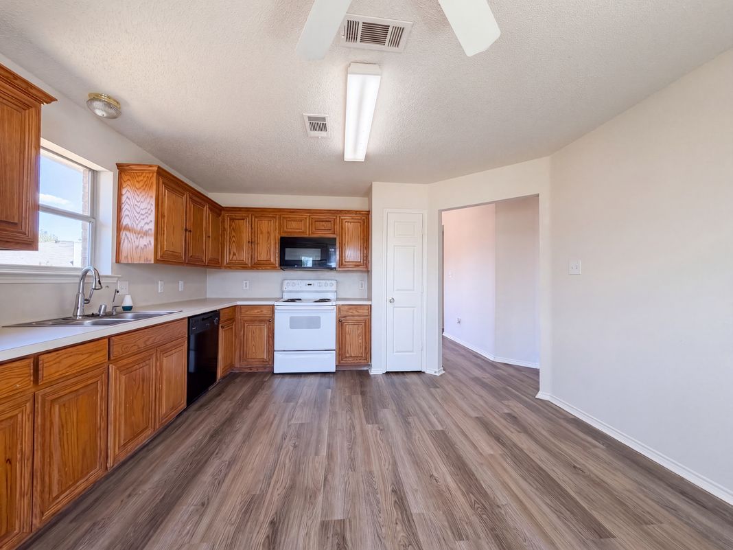 Property photo 3 of 8025 Blue Duck Trl