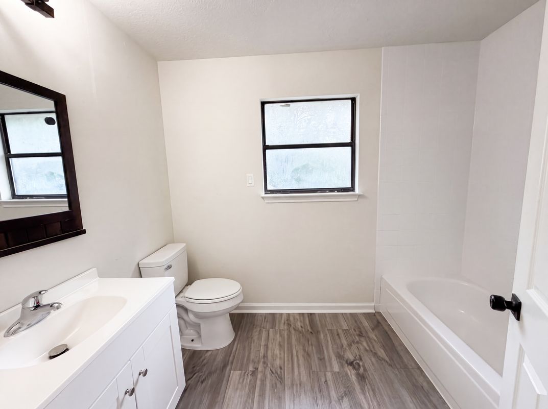 Photo 15 of 24 of 1517 River Oak Dr, Leander, TX