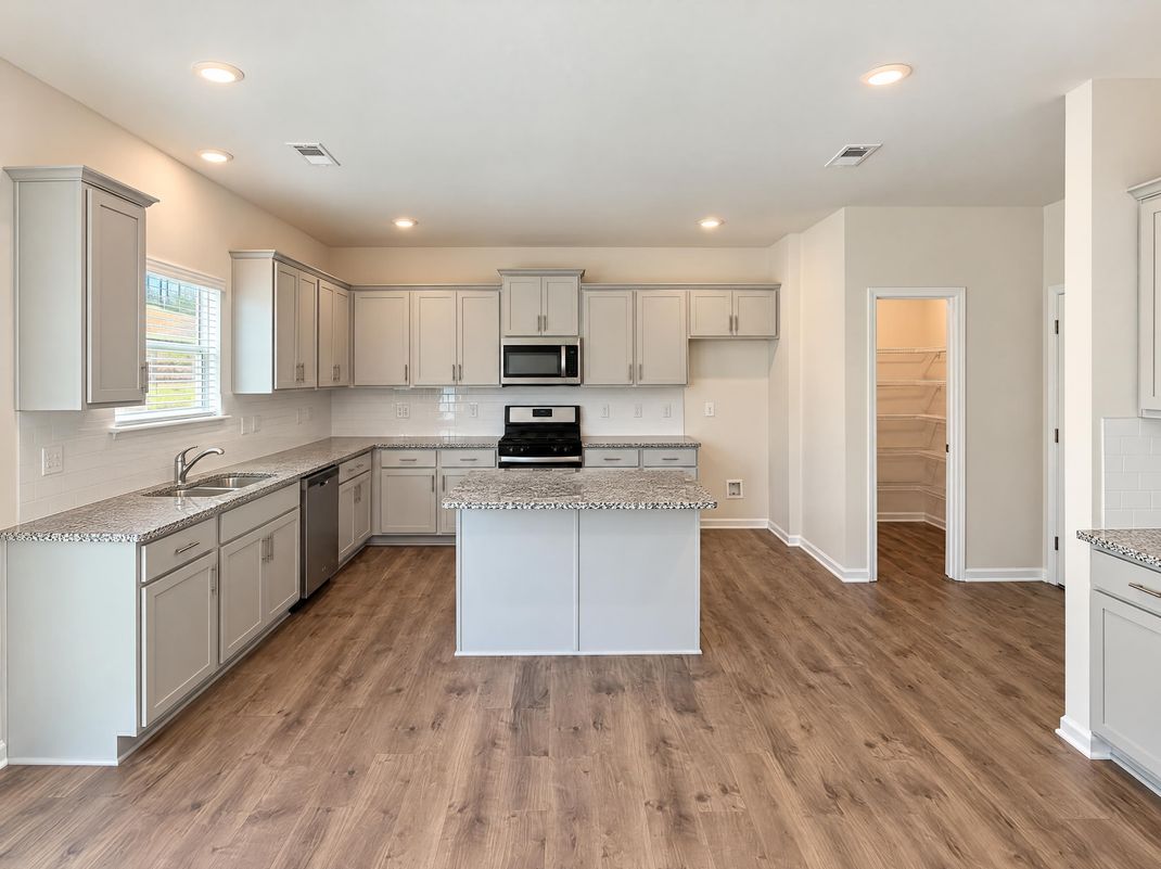 Property photo 2 of 6478 Bellawood Dr
