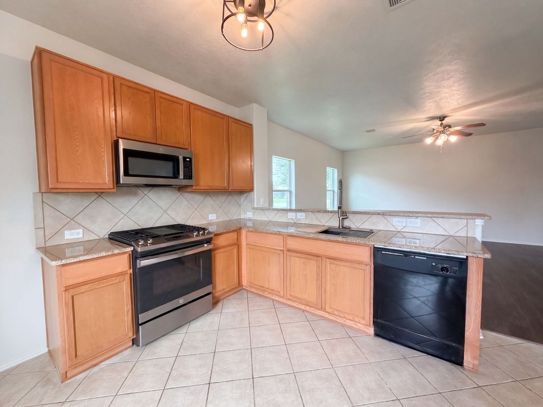 Property photo 2 of 109 Mustang Stampede Dr