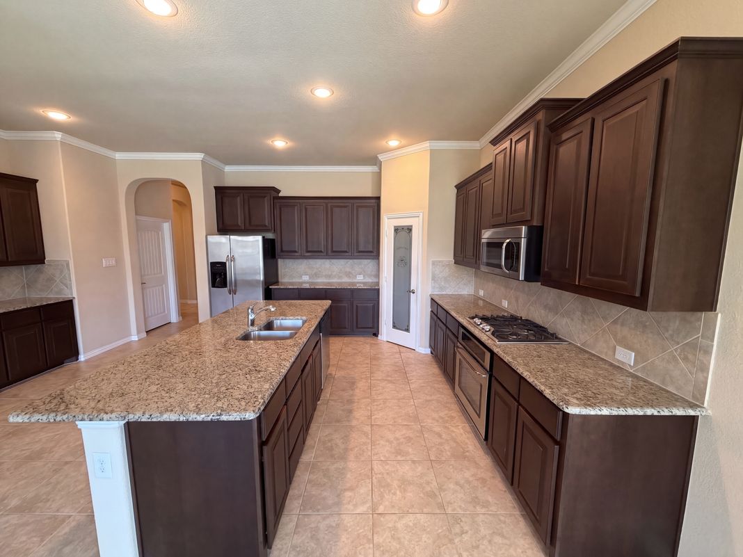 Property photo 2 of 3912 Gennaker Dr