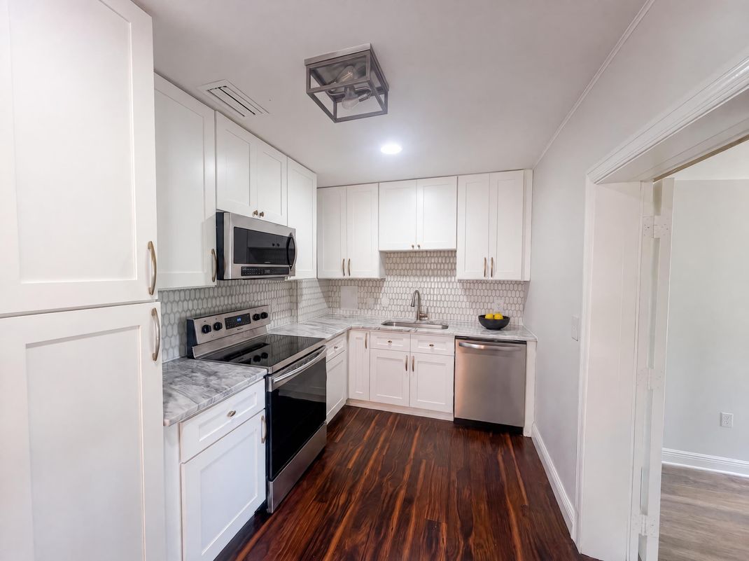 Property photo 2 of 10806 W Elbow Dr