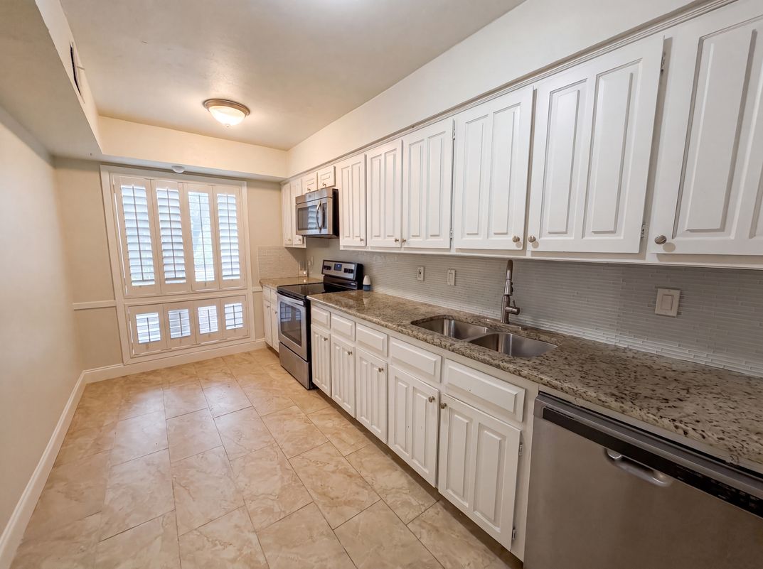 Property photo 2 of 6302 Elder Grove Dr